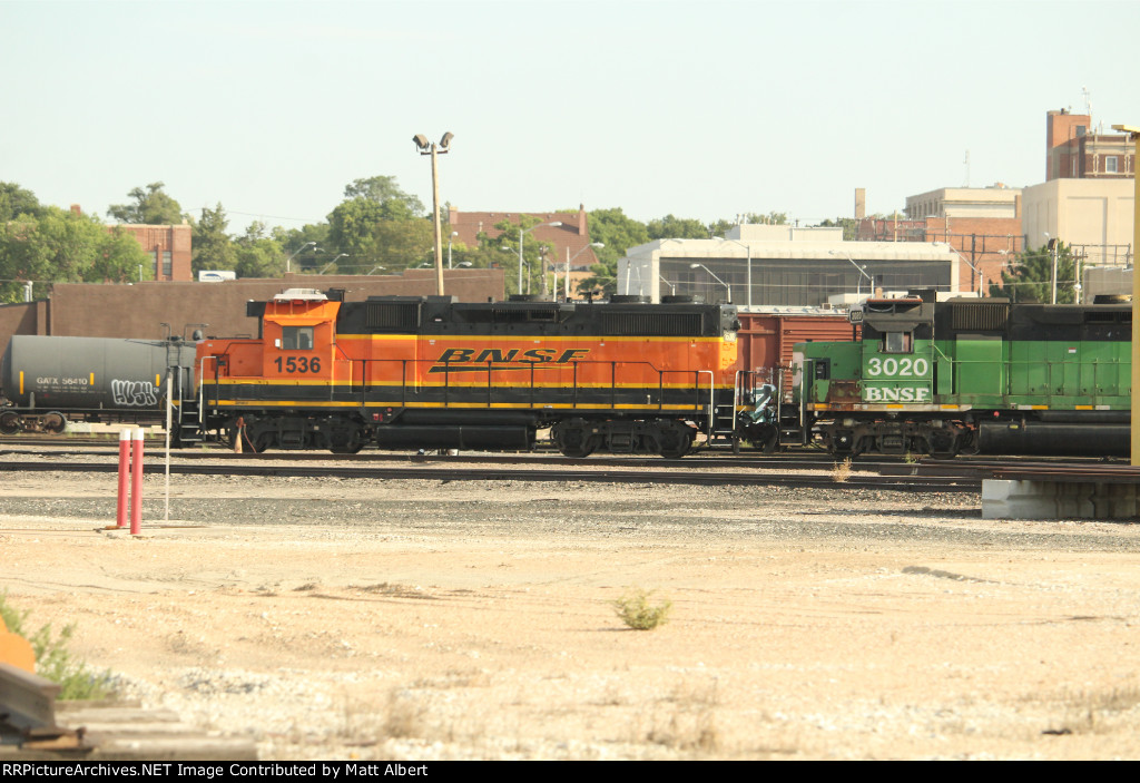 BNSF 1536